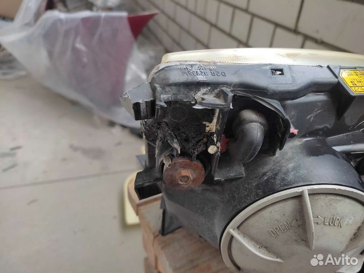 Фара Toyota caldina 21