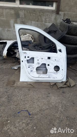 Дверь передняя левая renault logan,лада largus