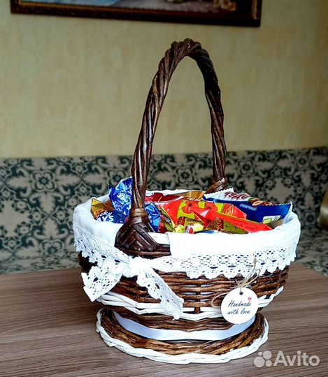 Конфетница корзинка плетёная из бумажной лозы