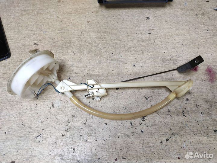 Датчик уровня топлива Ауди 80 В4 1.9 дизель