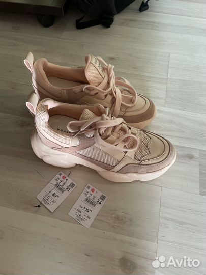 Кроссовки женские новые