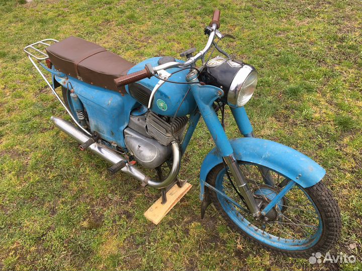 Ретро мотоцикл Минск М-106