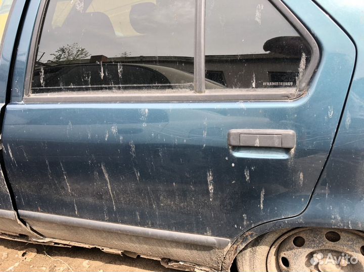 Дверь задняя левая Renault 19