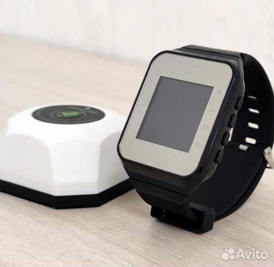 Система вызова: кнопка вызова официанта с часами