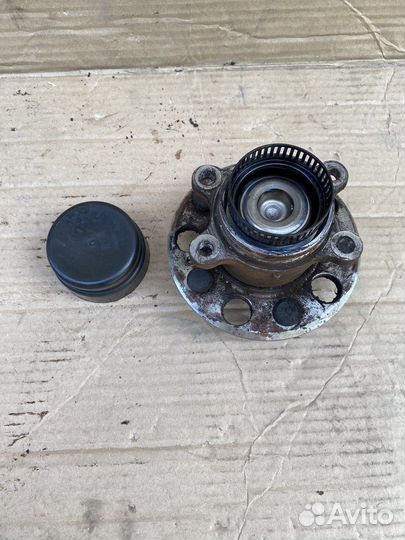 Ступица задняя в сборе с подшипником
