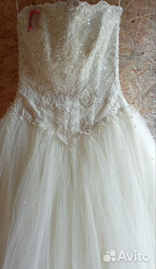 Свадебное платье, белого цвета