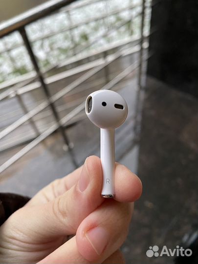 Airpods наушник правый