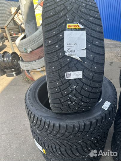 Pirelli Scorpion Ice Zero 2 245/45 R20 103H