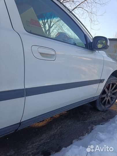 Дверь передняя правая Volvo S60 XC70 V70 2002 год