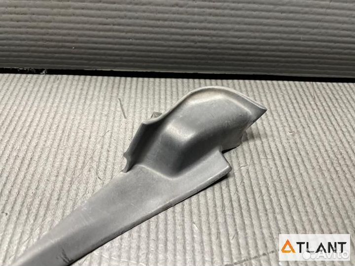 Уголок жабо правое subaru legacy