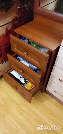 Шкафчик-трюмо