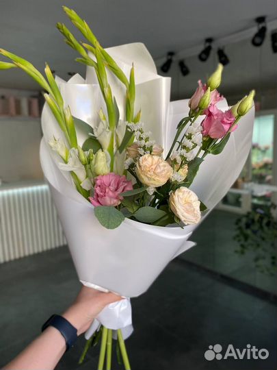 Букет для учителя с гладиолусами