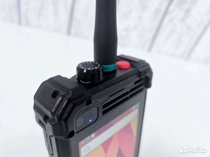 Рация / смартфон Runbo M1