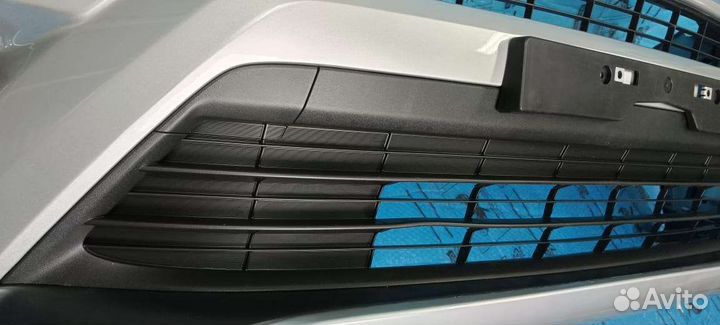 Передний бампер RAV4 -4 рестаил серебро в сборе