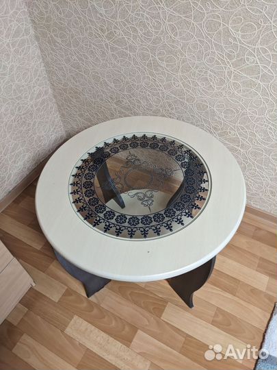 Журнальный столик