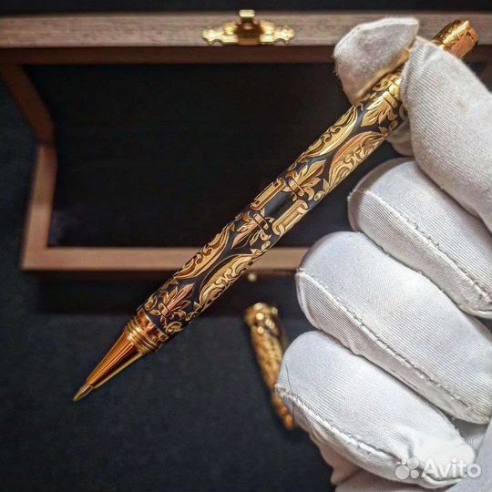Ручка в золоте, с фианитами, именная