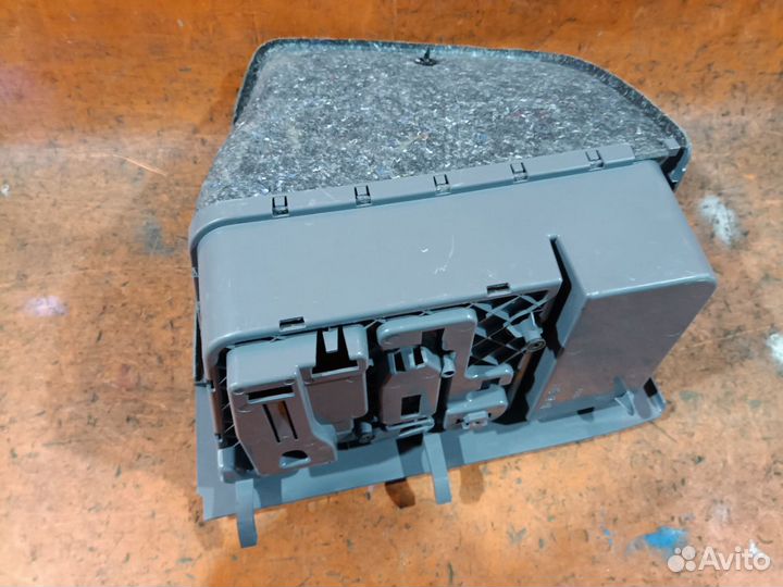 Обшивка багажника задняя правая Bmw 3-series E90-PG56