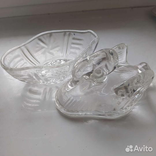 Конфетница лебедь