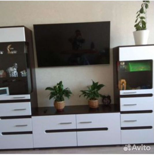 Стенка в гостиную