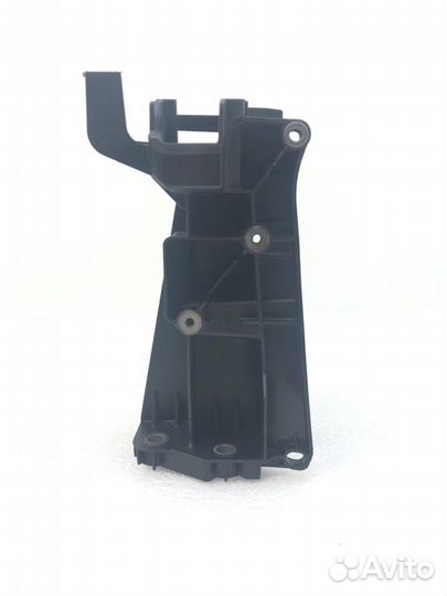 Кронштейн замка капота правый Mercedes-Benz Glc