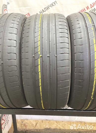 Goodyear EfficientGrip Performance 225/45 R18 96R