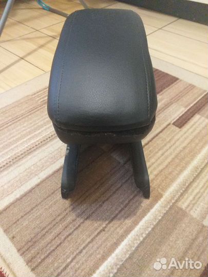 Подлокотник