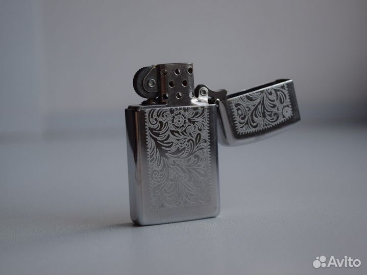 Зажигалка бензиновая zippo slim