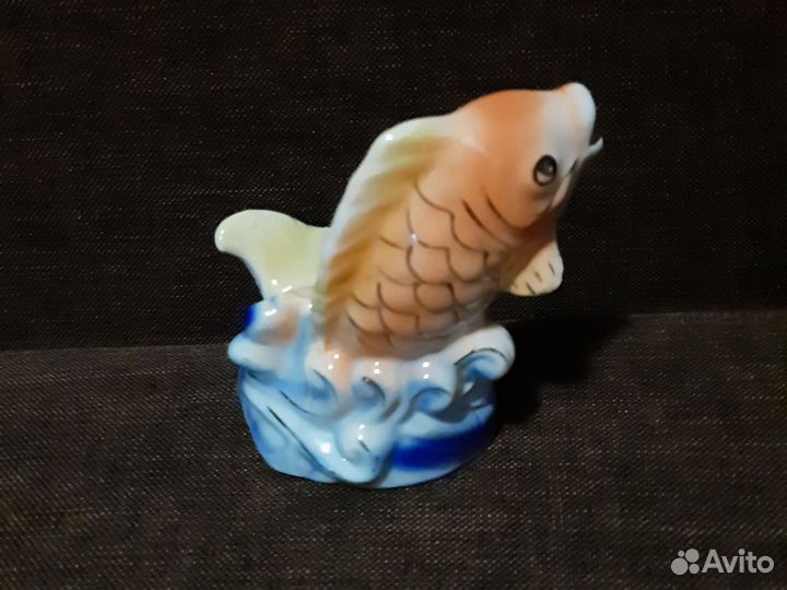 Статуэтка фарфоровая 