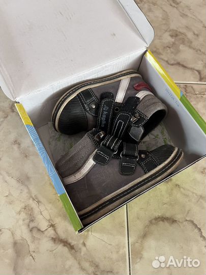 Ботинки демисезонные 23 размер