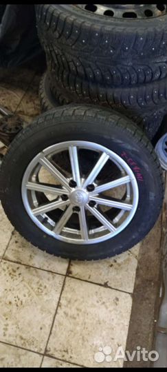 Bridgestone Blizzak VRX 225/60 R16