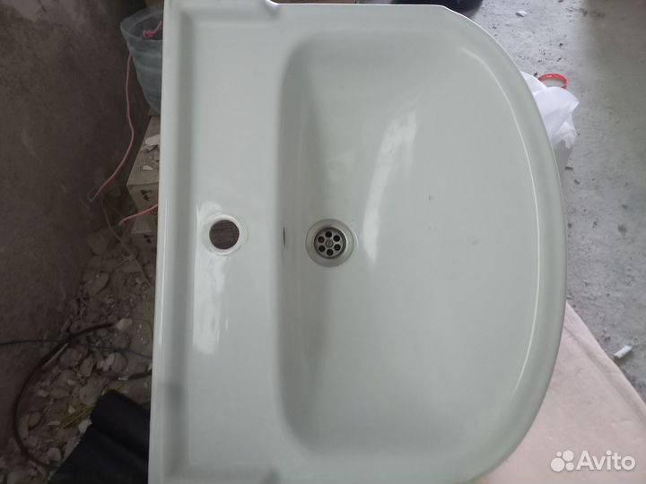 Раковина в ванную бу