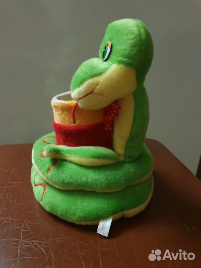 Зеленая Змея символ 2025 года