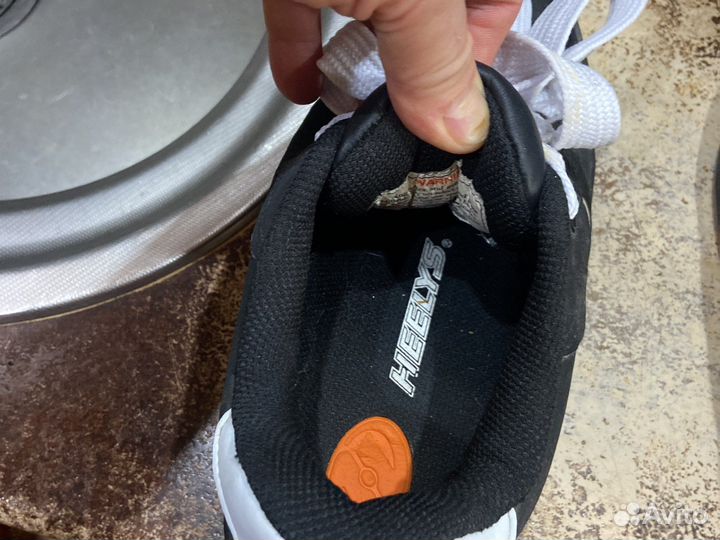 Кроссовки с колесиками