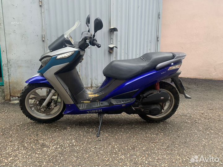 Продам макси скутер 150сс