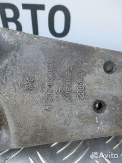 Кронштейн двигателя Volkswagen Transporter T3