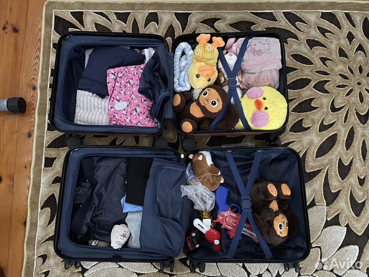 Чемодан с вещами для саиды