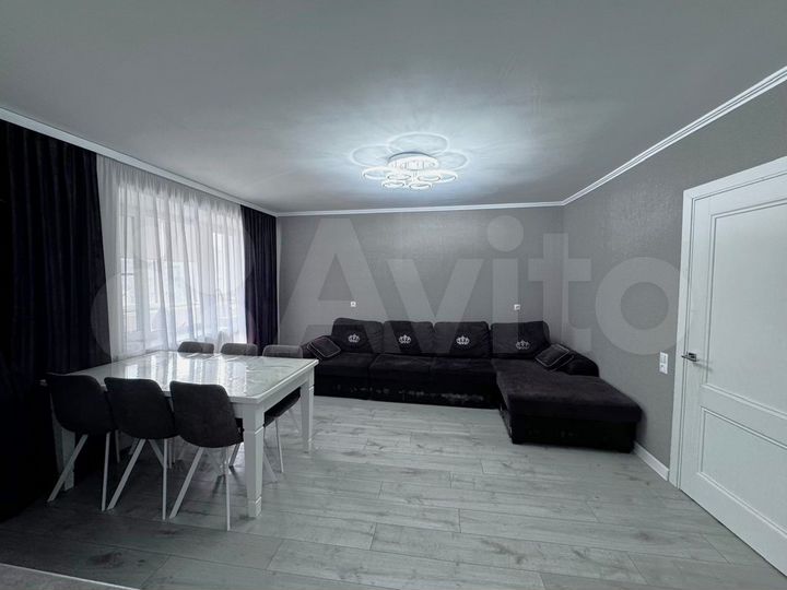 4-к. квартира, 77 м², 9/9 эт.