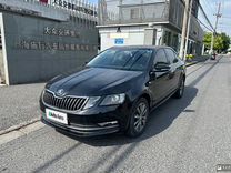 Skoda Octavia 1.5 AT, 2022, 61 500 км, с пробегом, цена 1 407 000 руб.