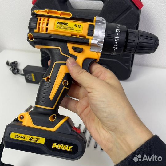 Шуруповерт Dewalt 26v ударный