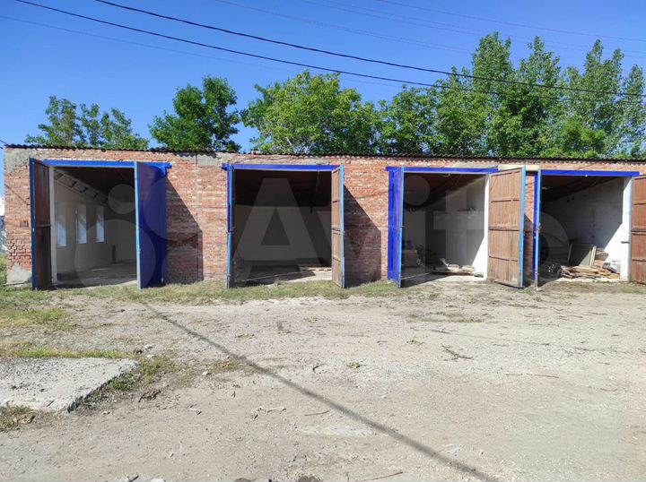 Гараж, > 30 м²