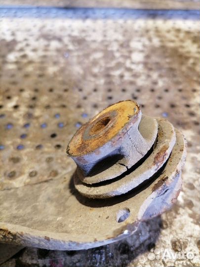 Рычаг передний левый Mazda 6