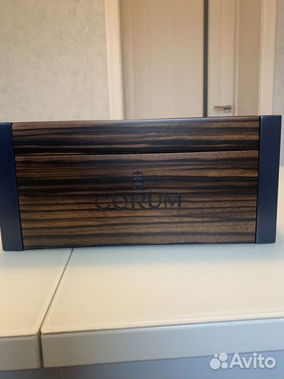 Оригинальная коробка corum