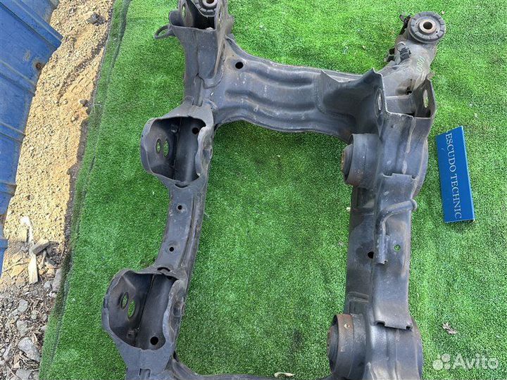 Балка подвески Suzuki Escudo TDA4W J24B 2010