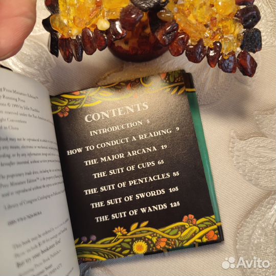 Книга tarot в миниатюре