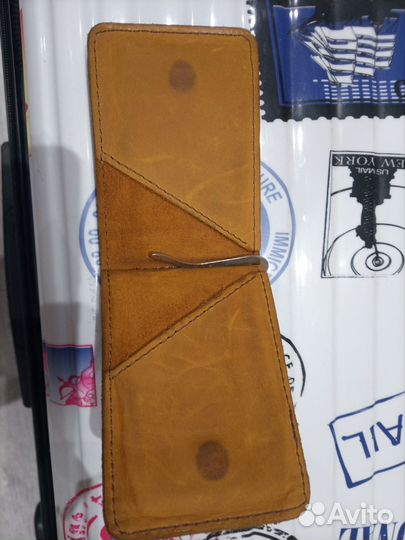 Продам кожаный кошелёк -зажим на магнитах