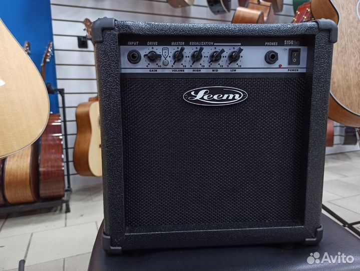 Гитарный комбоусилитель