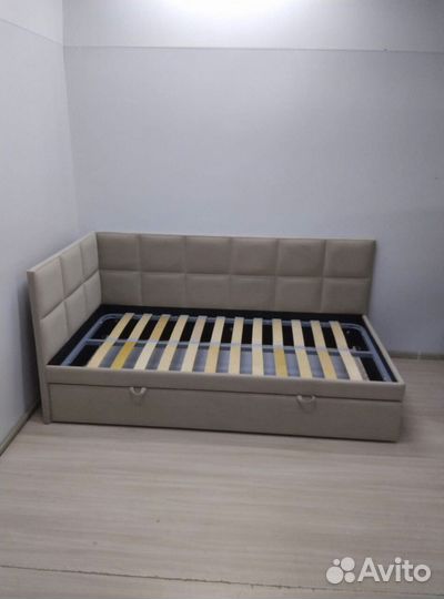 Детская кровать с бортиками