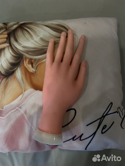Рука для маникюра