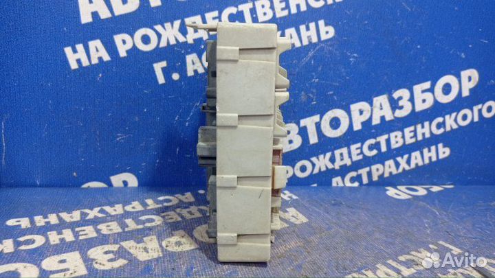 Блок предохранителей салона Ford Focus 1 седан