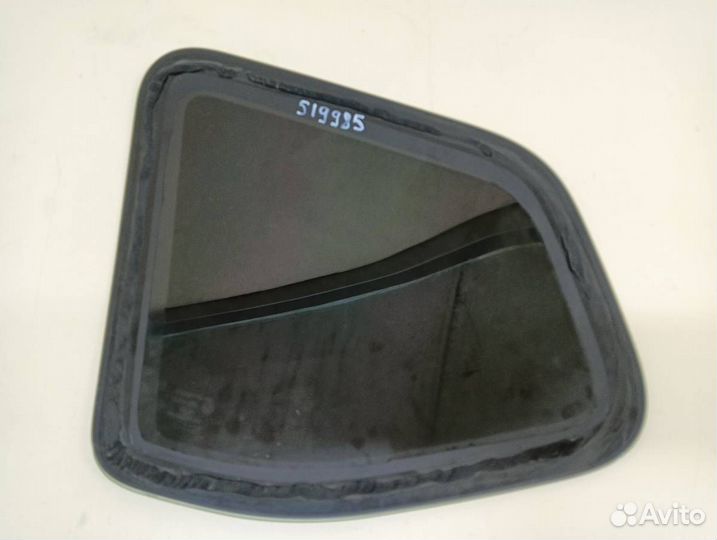 Стекло кузовное глухое правое Renault Duster 2012